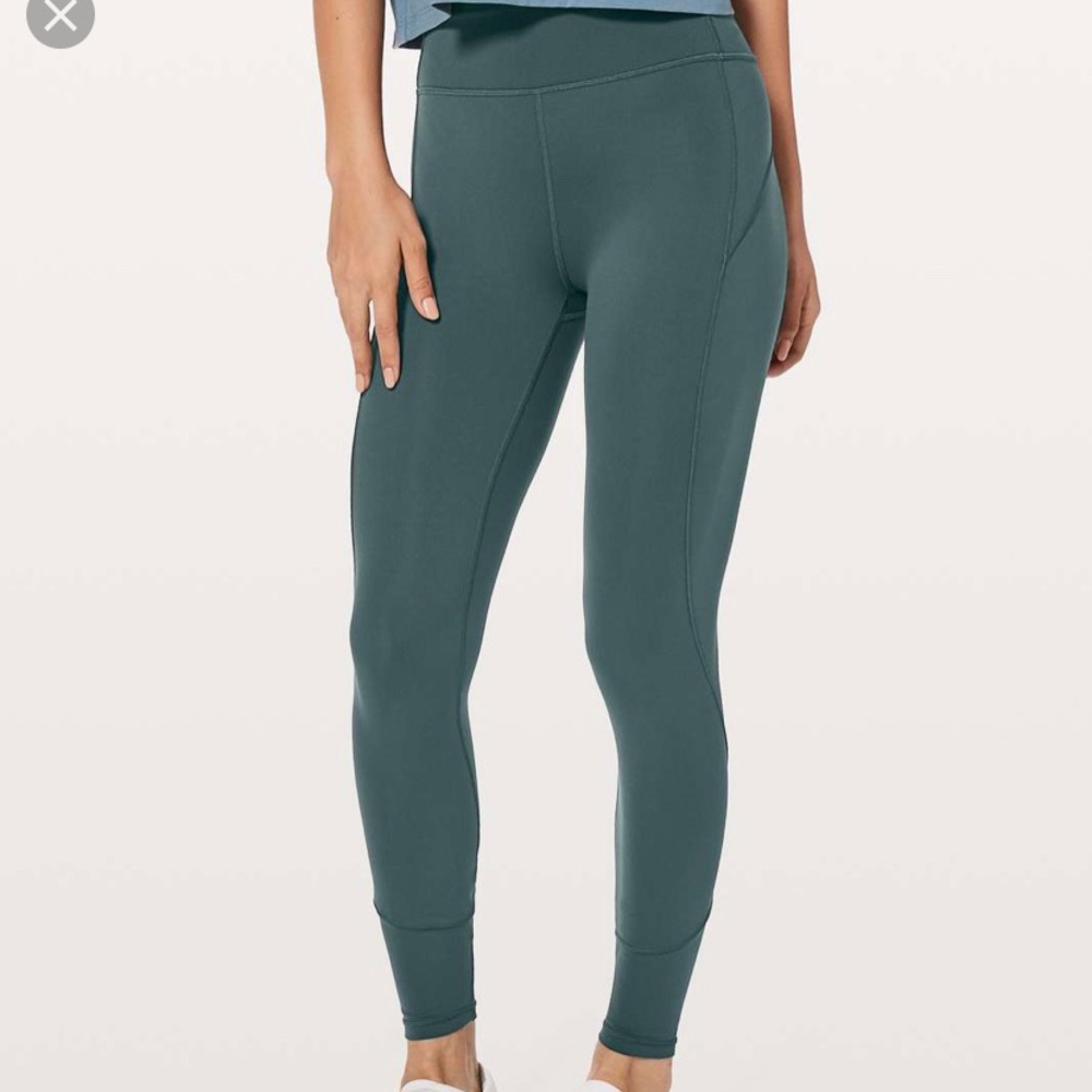 Lululemon In Movement 7/8 Tight *Everlux 25”